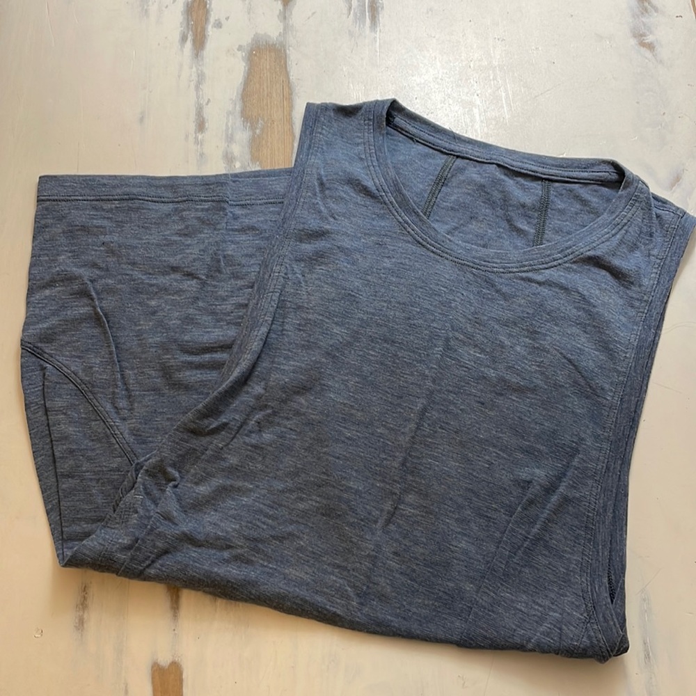 Lululemon Blue Muscle Tee, Size 4